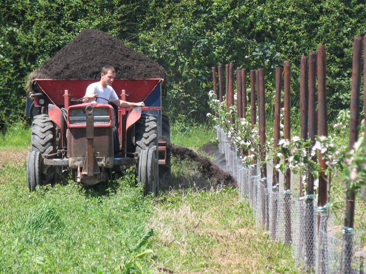 Broad Seer Compost Spreading